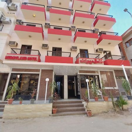 Merry Land Hotel & Roof Top Nile Restaurant ลักซอร์ ภายนอก รูปภาพ
