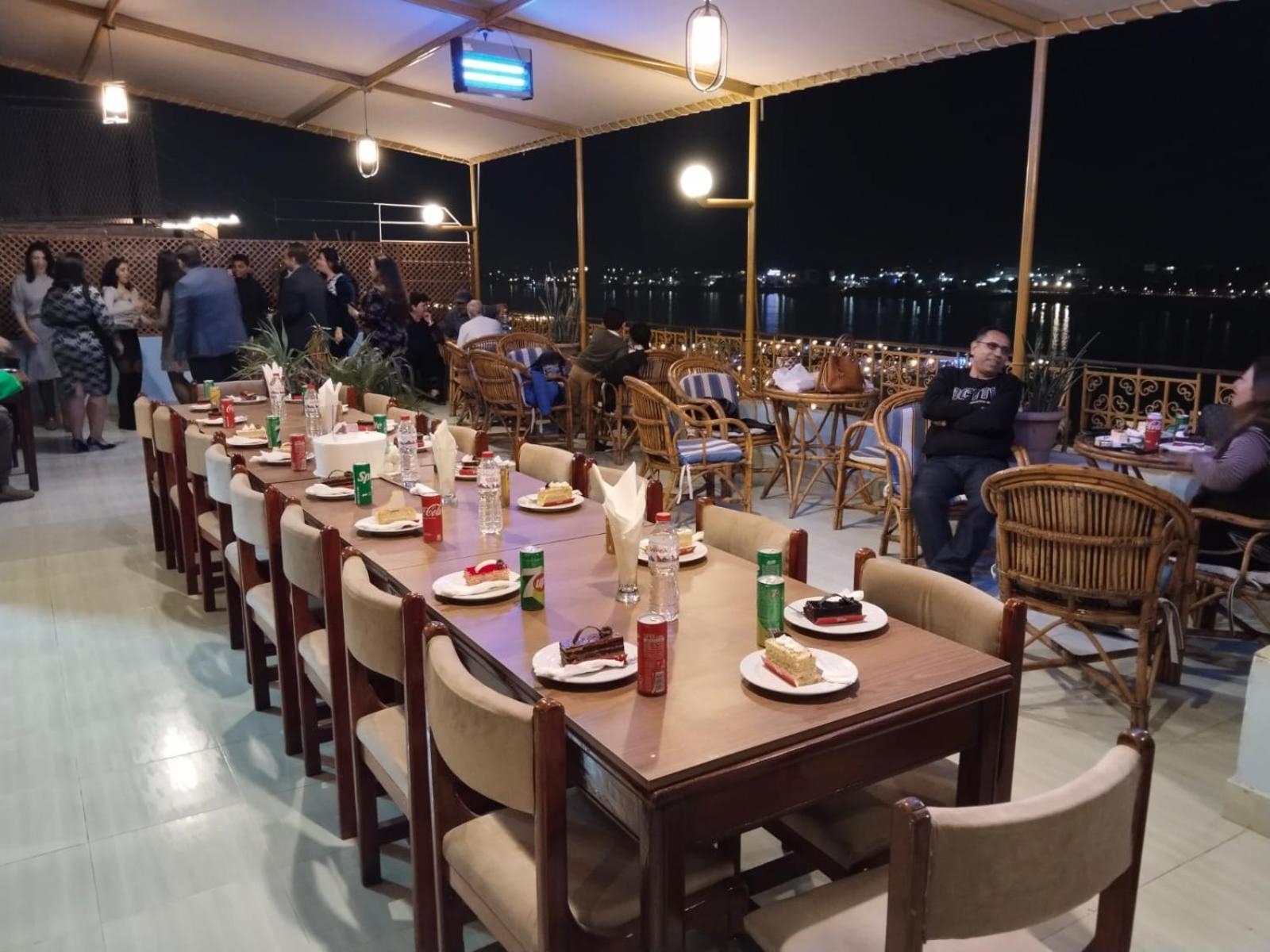 Merry Land Hotel & Roof Top Nile Restaurant ลักซอร์ ภายนอก รูปภาพ