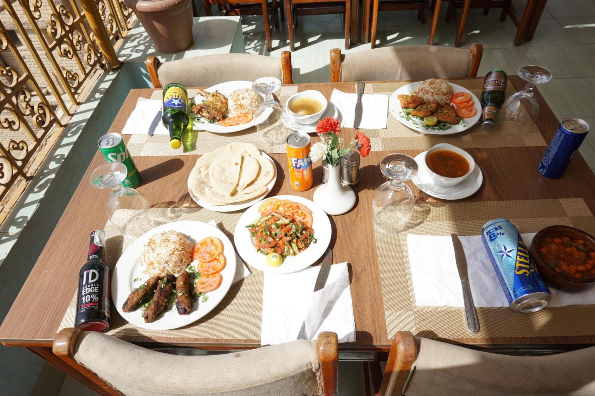 Merry Land Hotel & Roof Top Nile Restaurant ลักซอร์ ภายนอก รูปภาพ