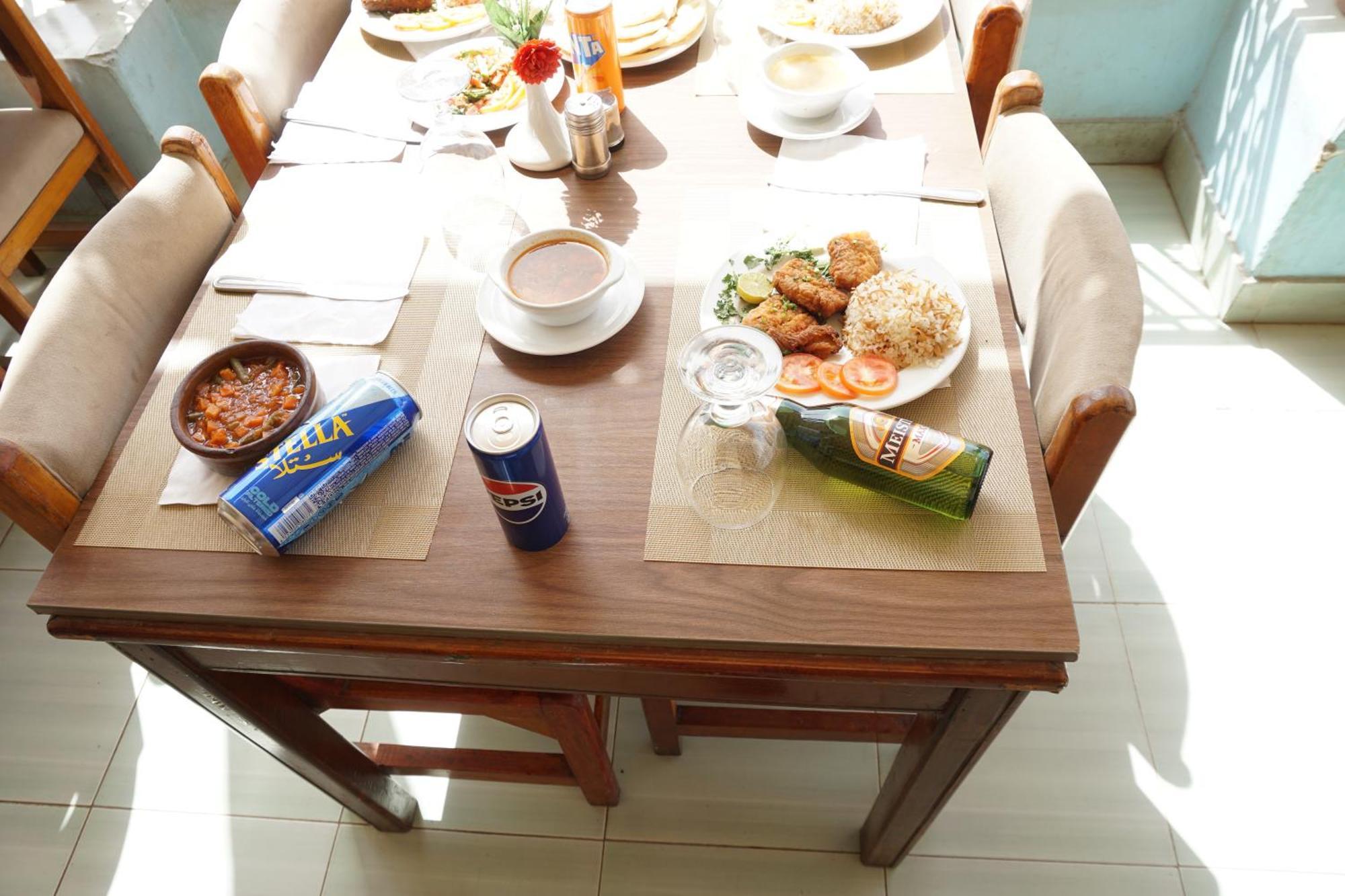 Merry Land Hotel & Roof Top Nile Restaurant ลักซอร์ ภายนอก รูปภาพ
