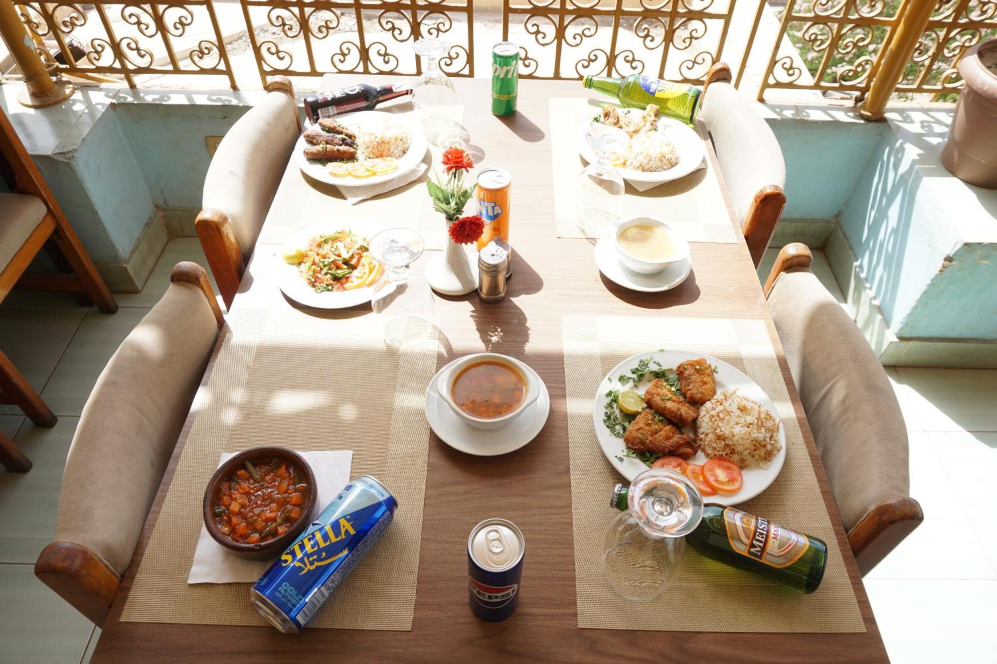 Merry Land Hotel & Roof Top Nile Restaurant ลักซอร์ ภายนอก รูปภาพ